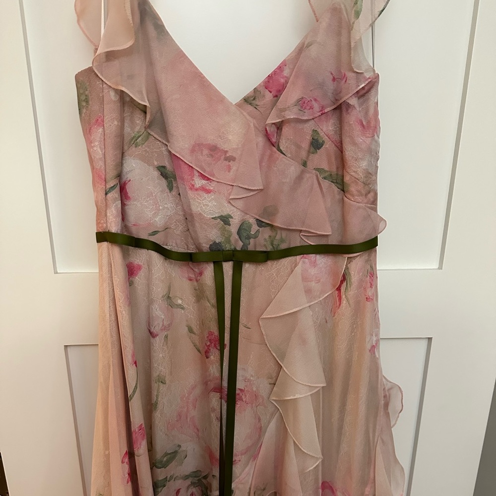 Gorgeous Marchesa Notte garden dress. Size 8, with all tags and never been worn.